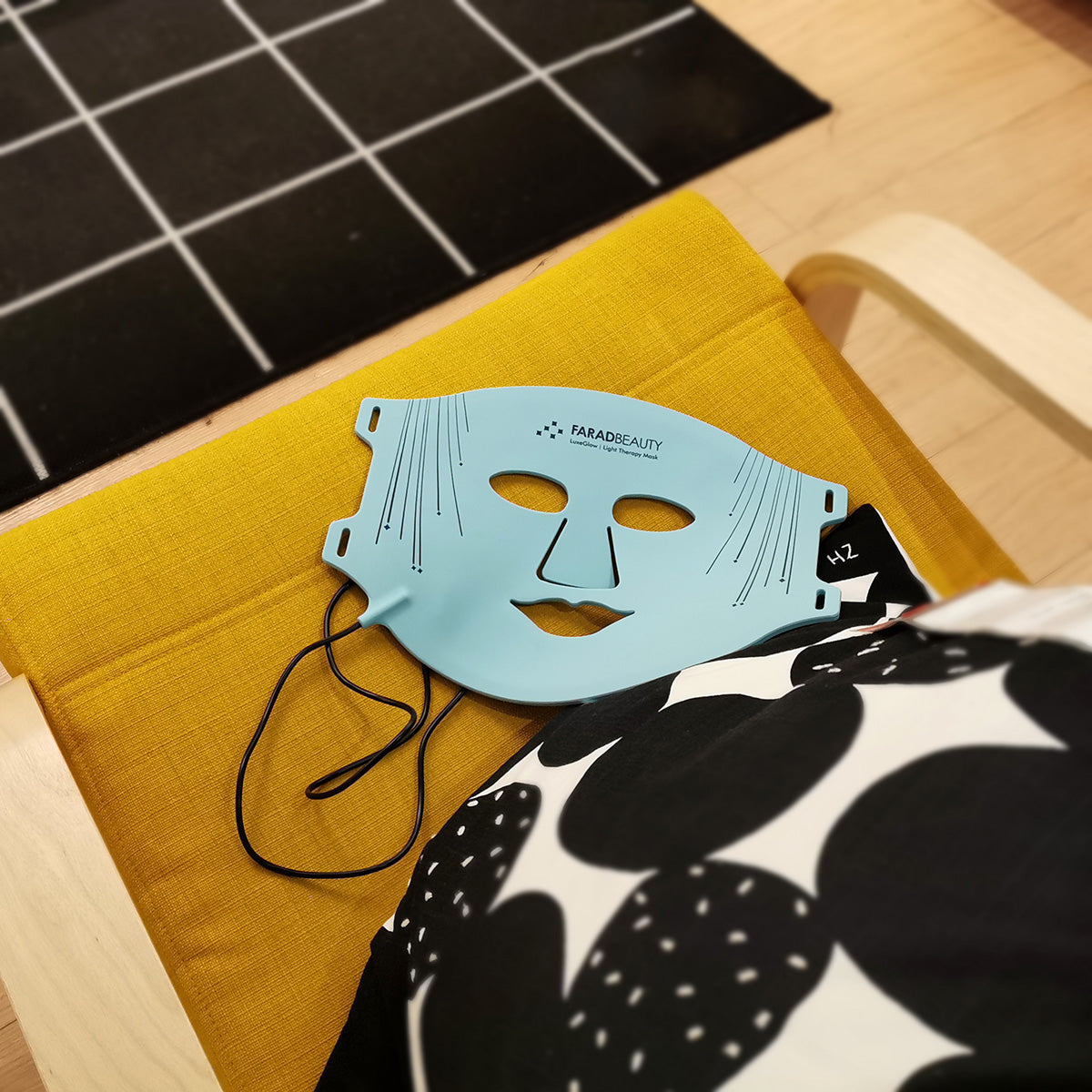 FaradBeauty LuxeGlow - Light Therapy Face Mask